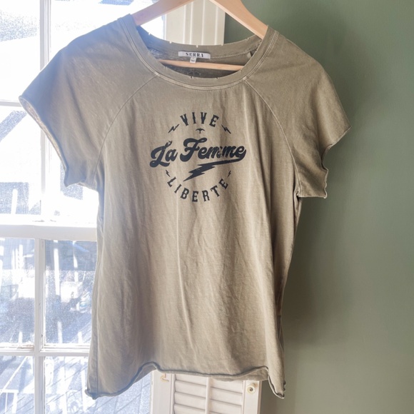 Serra Tops - The Angle "Vive Le Femme" by Serra Sz L Peace Green